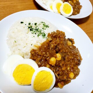 レーズンとひよこ豆のキーマカレー